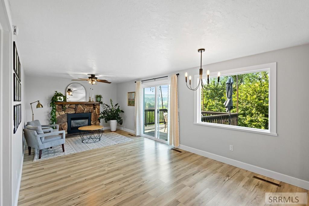 1445 Bluebell Circle Property Photo 8
