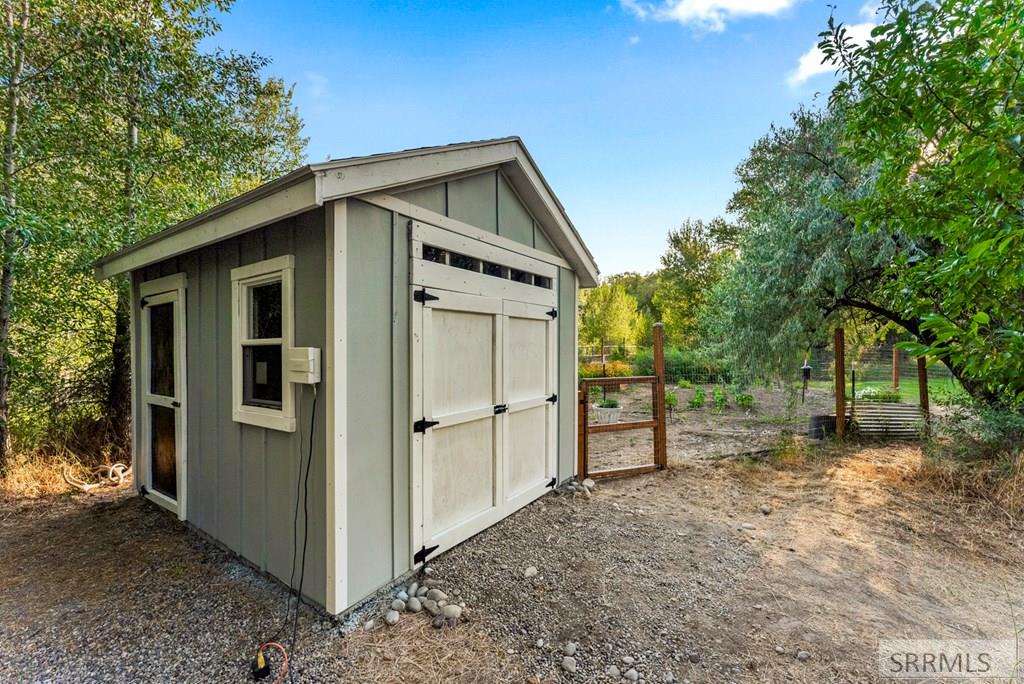 327 N 4410 E Property Photo 14
