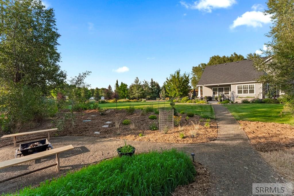 327 N 4410 E Property Photo 56