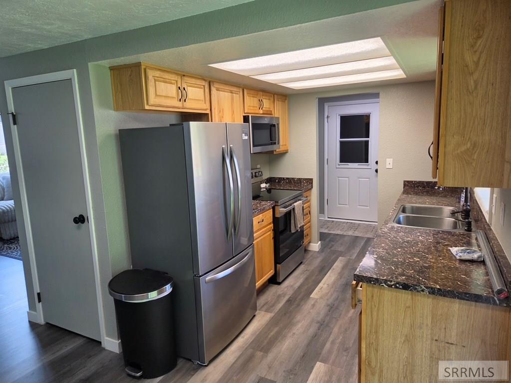 1880 Carmel Drive Property Photo 12