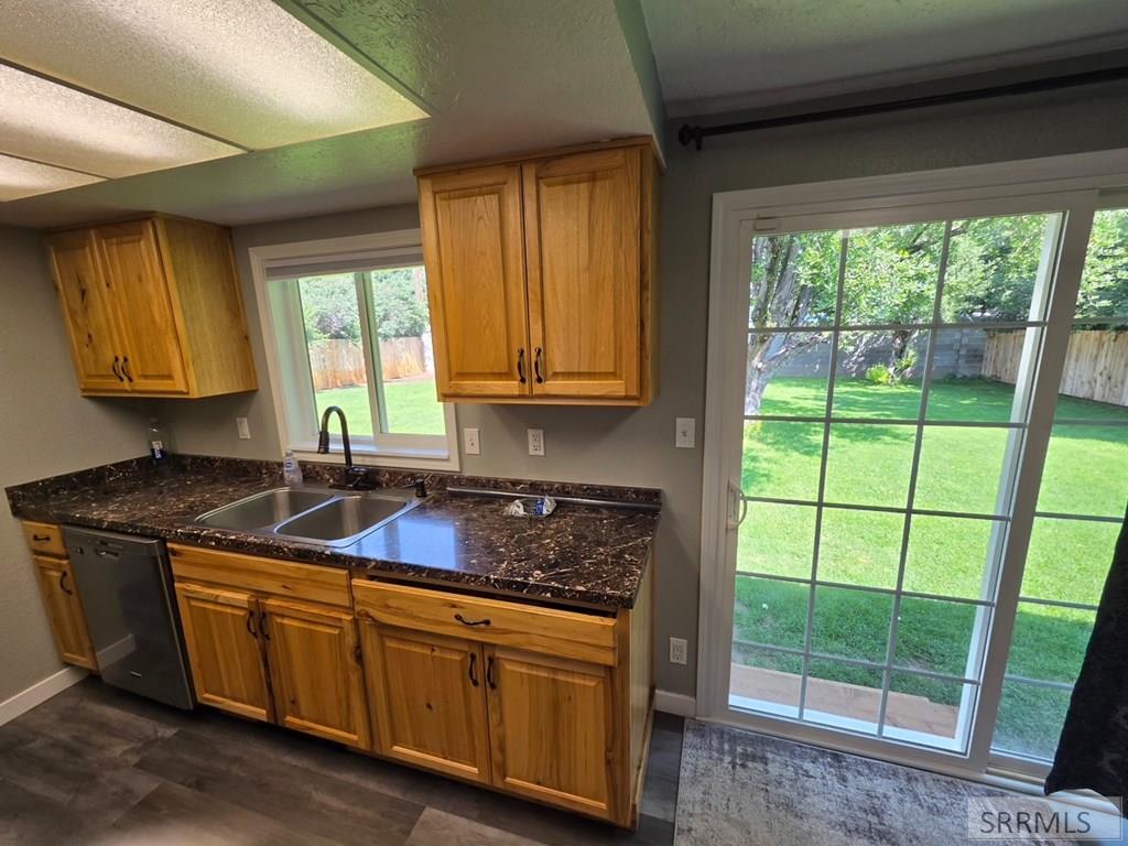 1880 Carmel Drive Property Photo 14