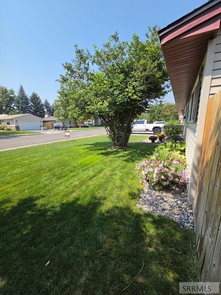 1880 Carmel Drive Property Photo 51