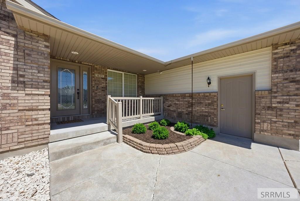 625 Vale Lane Property Photo 3