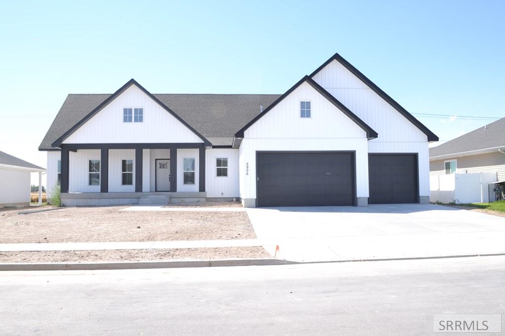 1144 Caliber Lane Property Photo 3