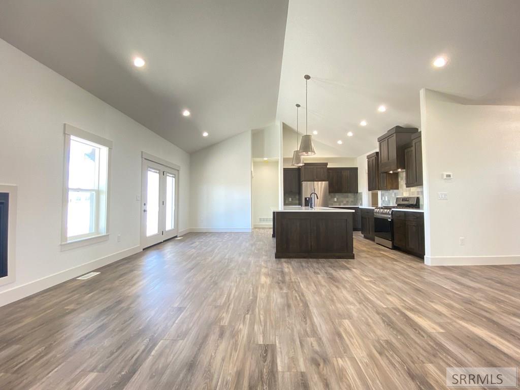 1144 Caliber Lane Property Photo 9