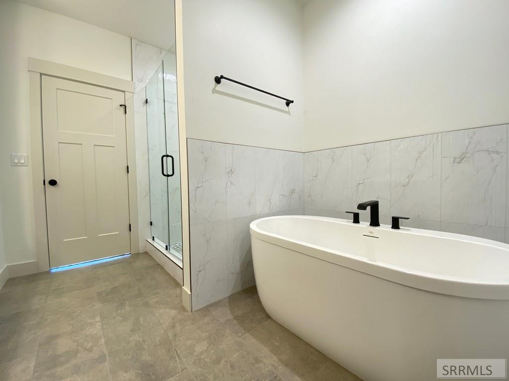 1144 Caliber Lane Property Photo 12