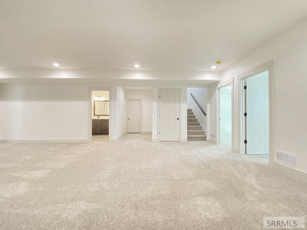 1144 Caliber Lane Property Photo 13