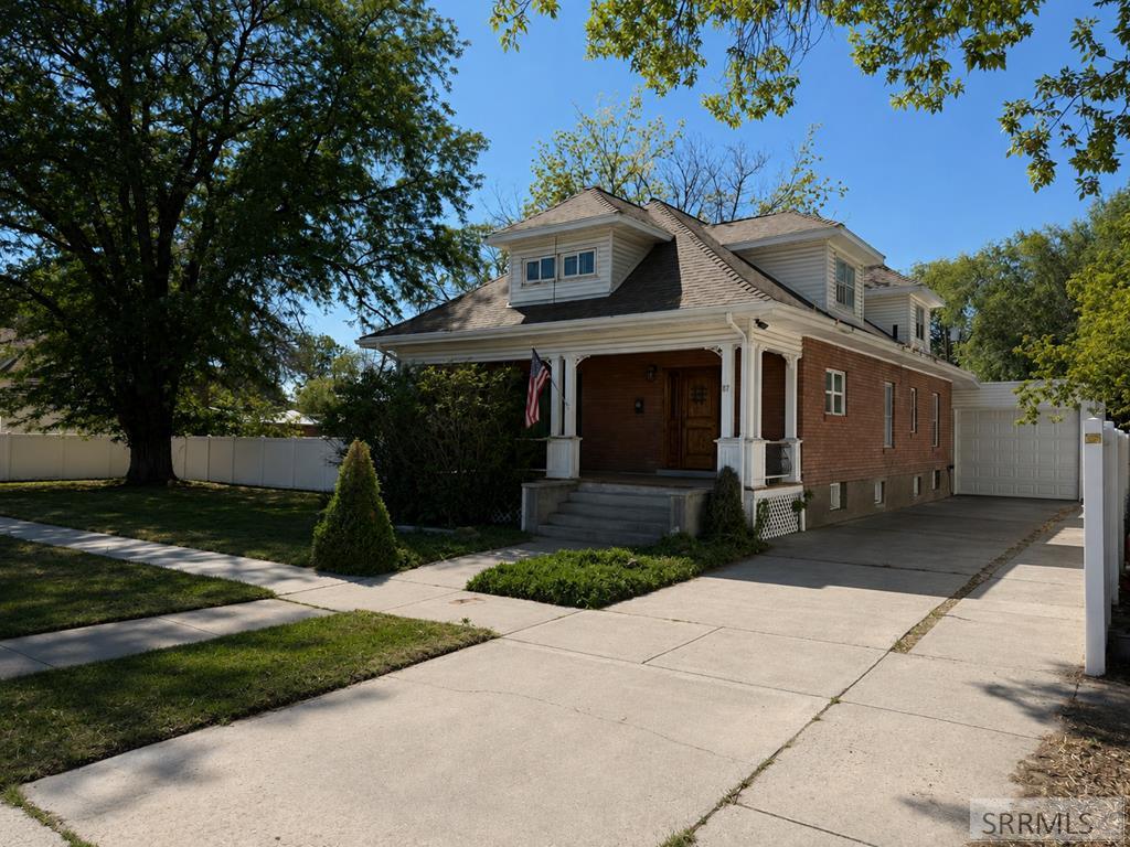 87 N Stout Avenue Property Photo 1