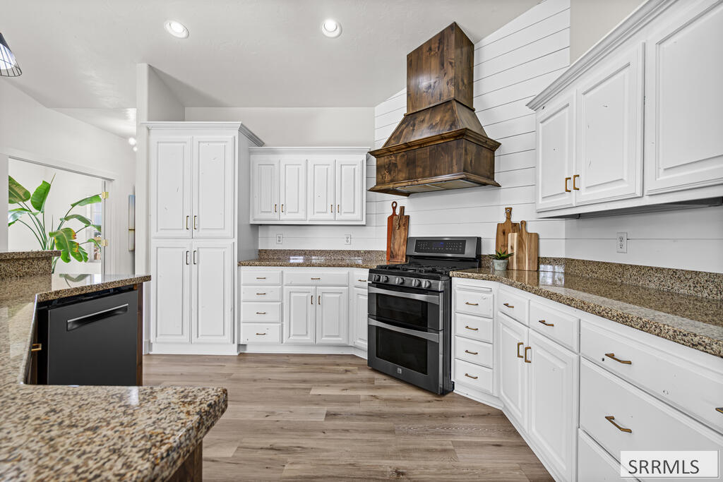 2140 E 200 N Property Photo 6