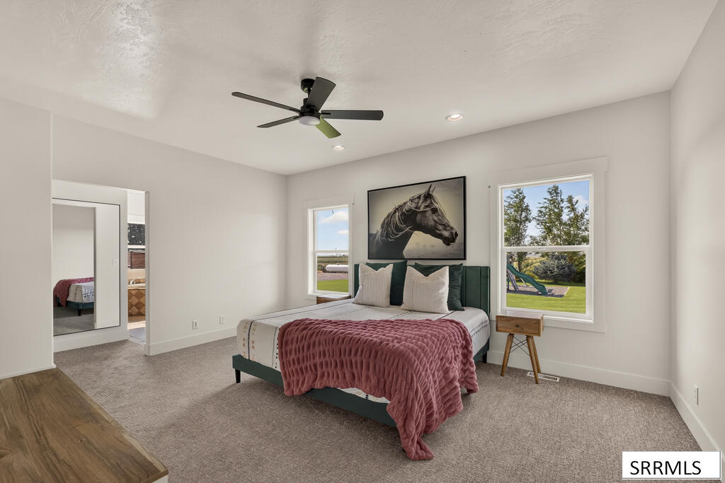2140 E 200 N Property Photo 11