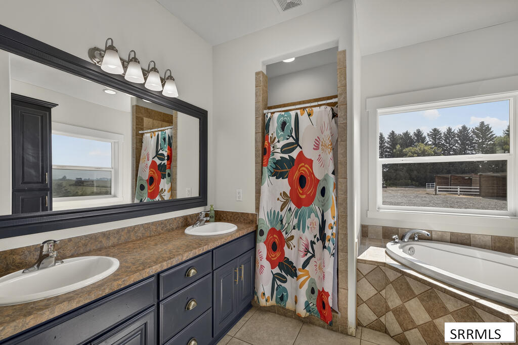 2140 E 200 N Property Photo 14