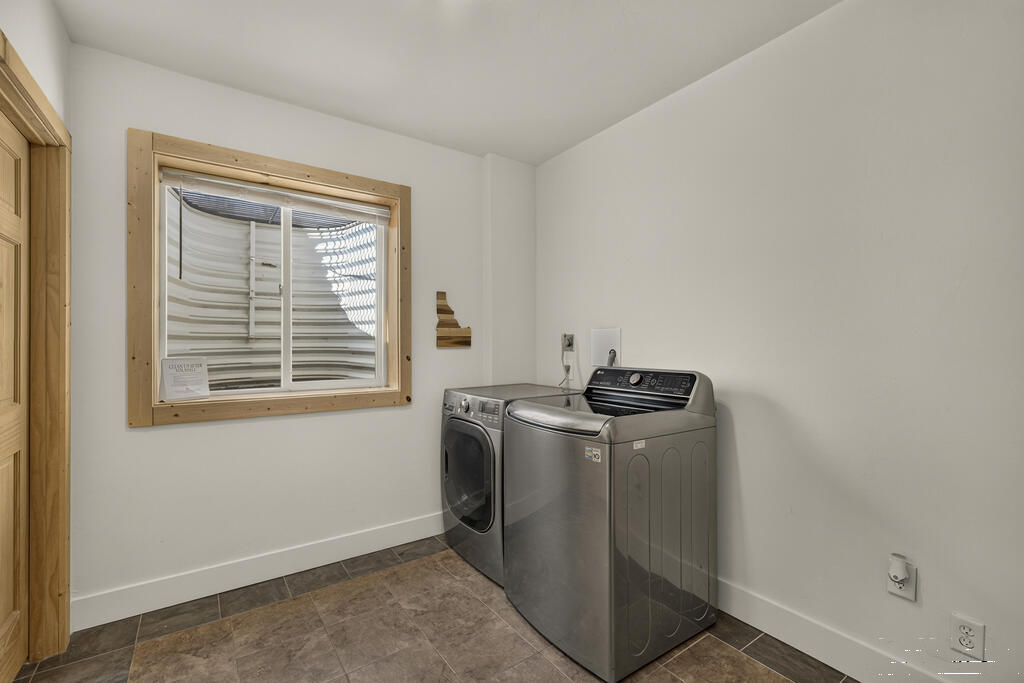 2140 E 200 N Property Photo 26