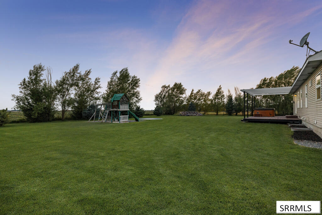 2140 E 200 N Property Photo 44