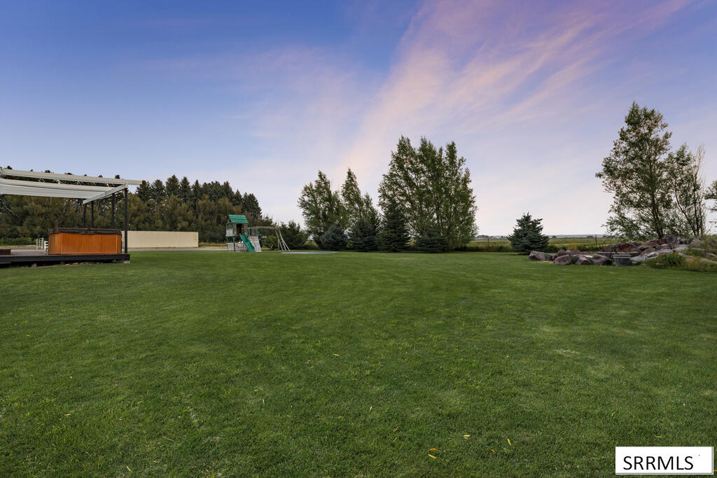 2140 E 200 N Property Photo 45