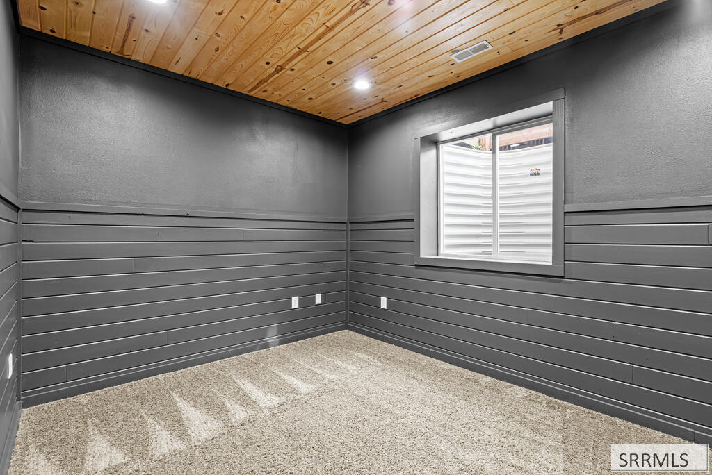 2140 E 200 N Property Photo 50