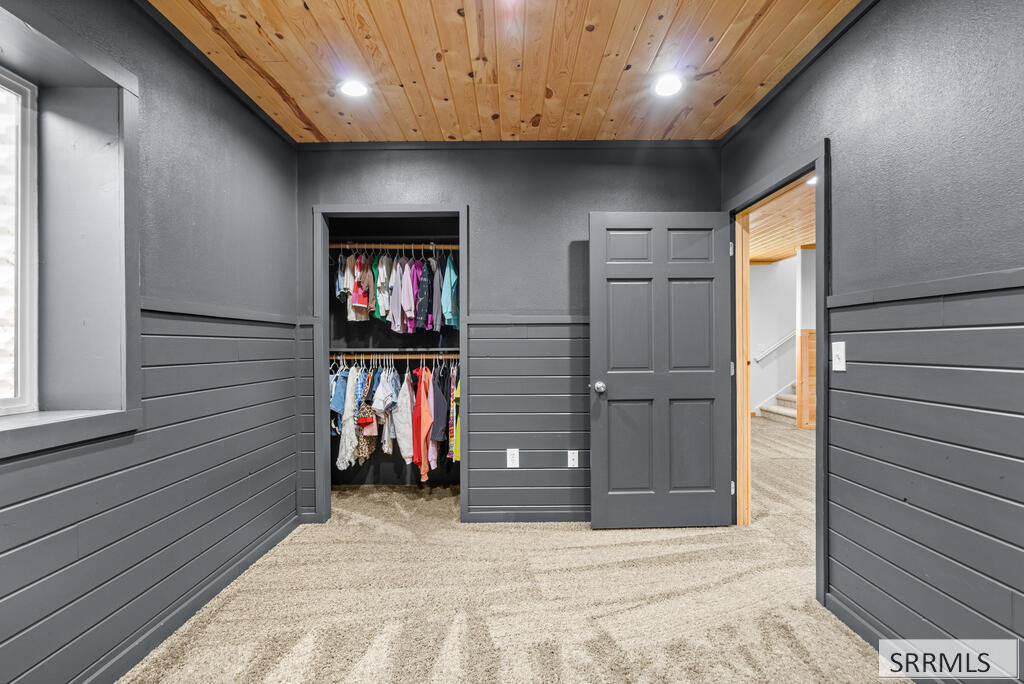2140 E 200 N Property Photo 51