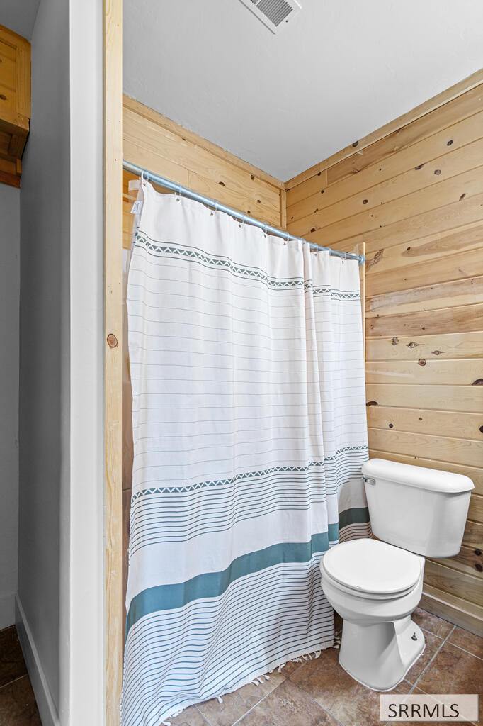 2140 E 200 N Property Photo 53