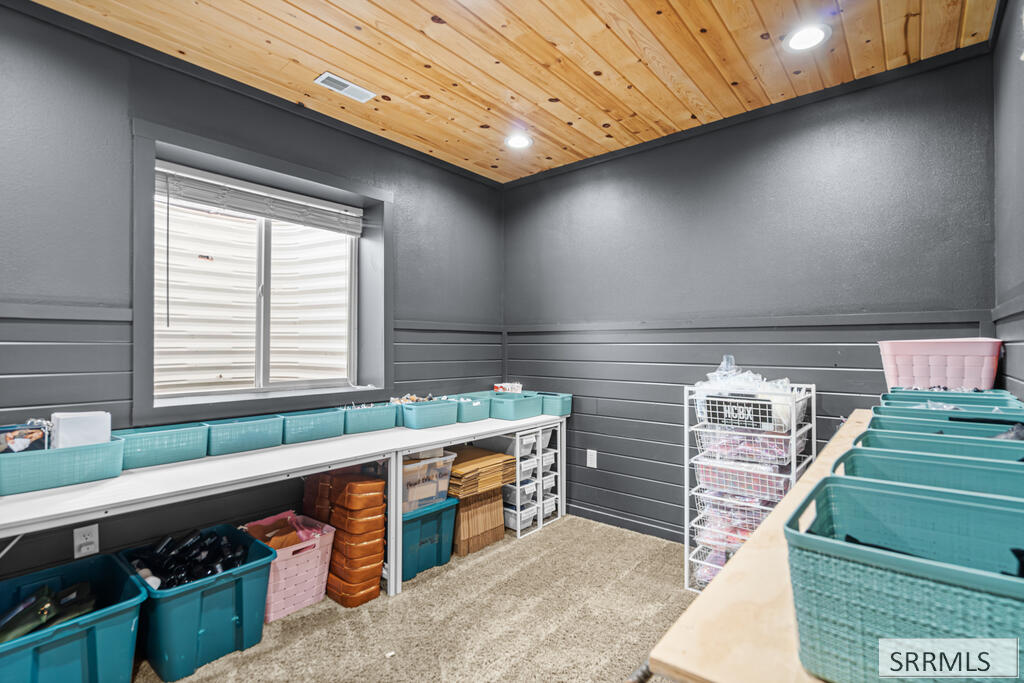 2140 E 200 N Property Photo 54