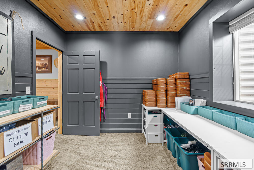 2140 E 200 N Property Photo 55