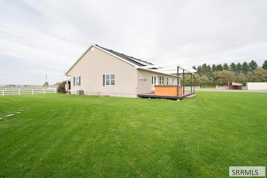 2140 E 200 N Property Photo 66