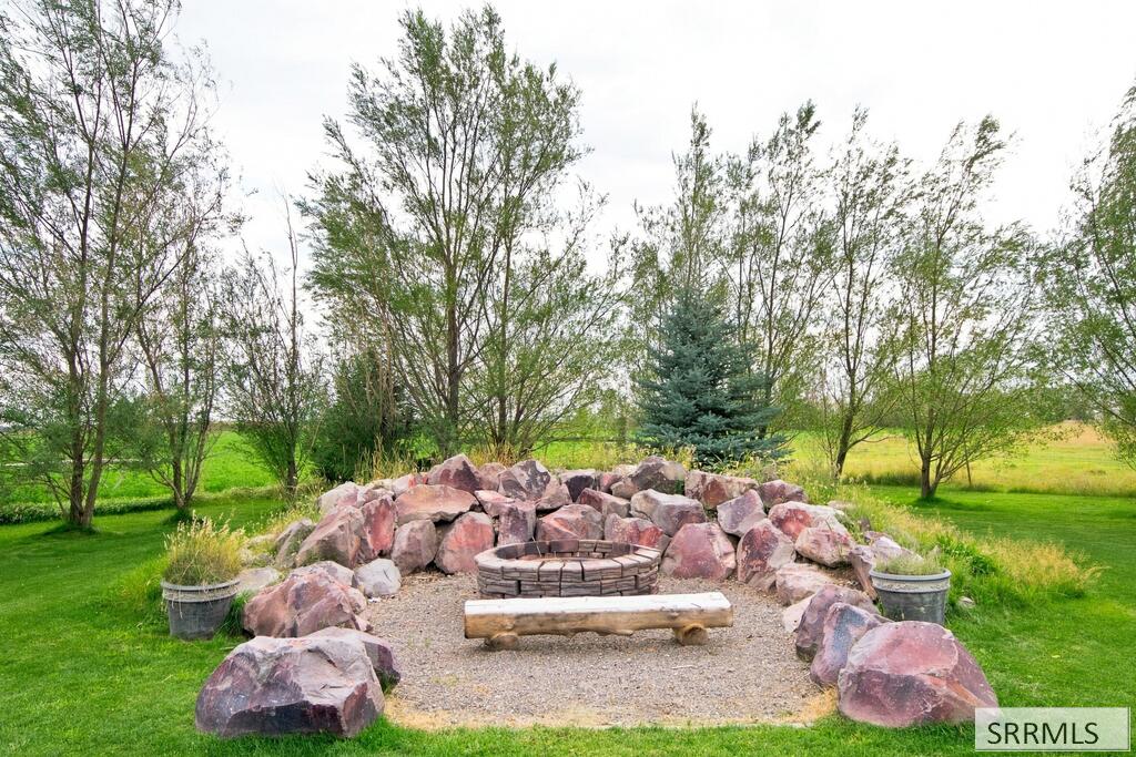 2140 E 200 N Property Photo 67