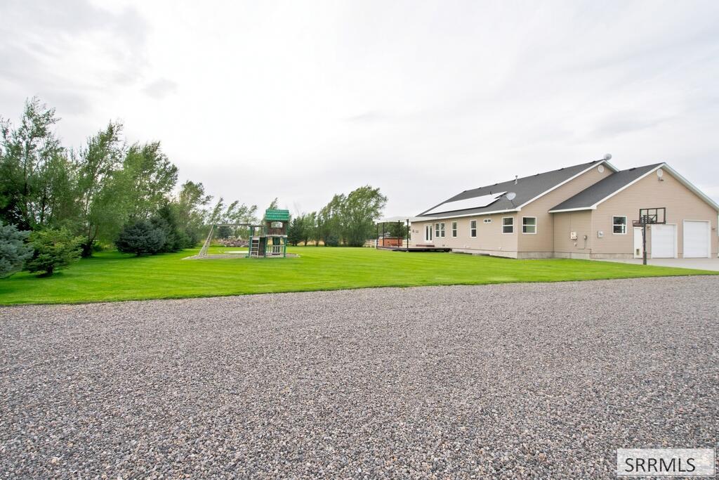 2140 E 200 N Property Photo 76