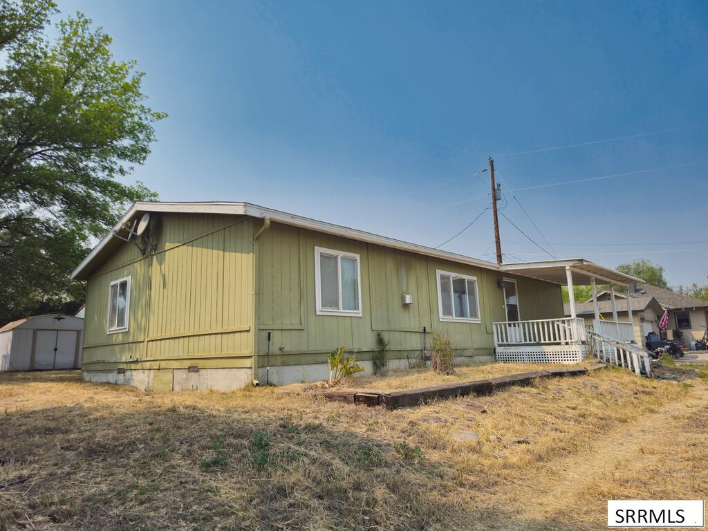 107 W 2nd Street Property Photo 38
