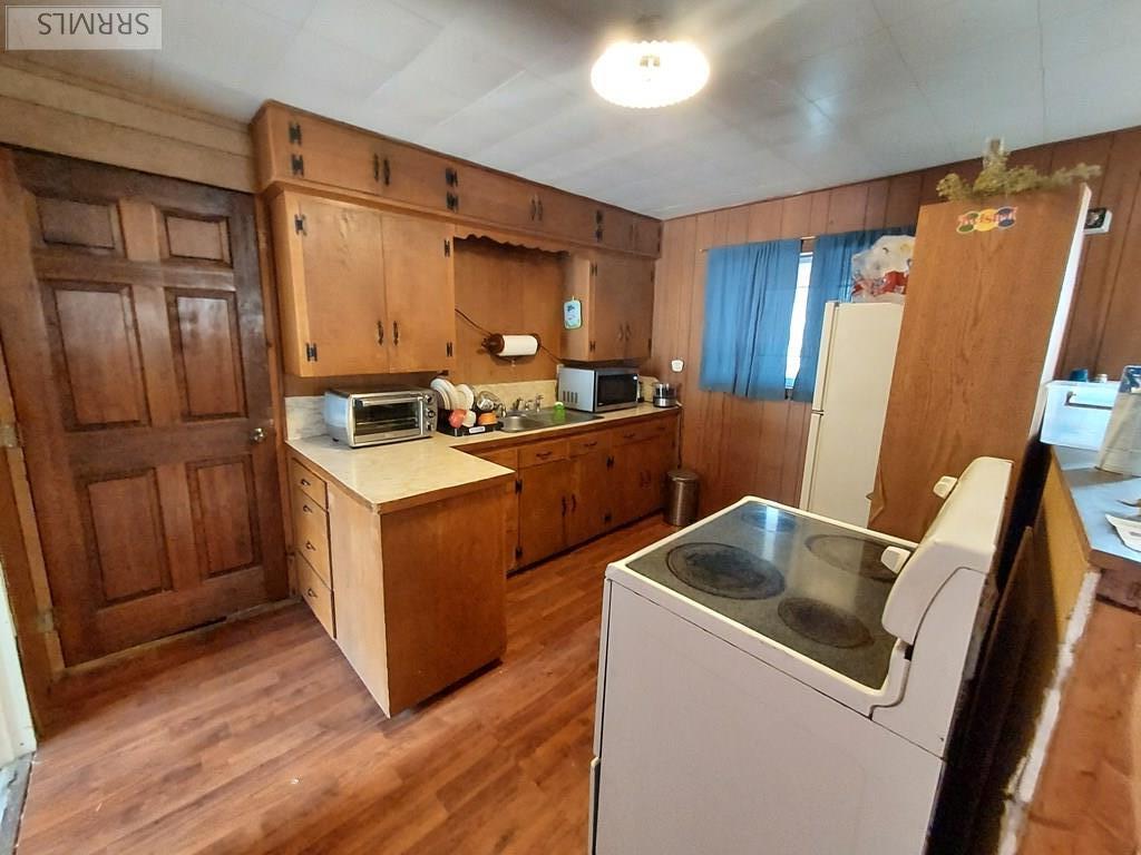 766 W Grand Avenue Property Photo 10