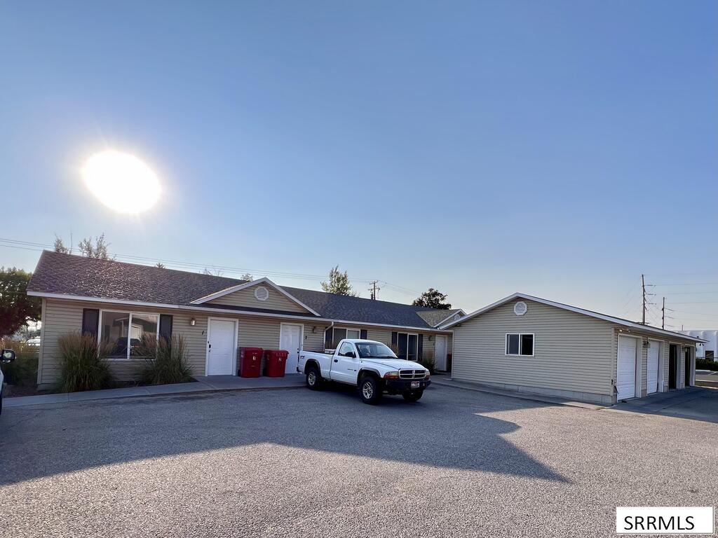 139 Stockham Blvd Property Photo 1