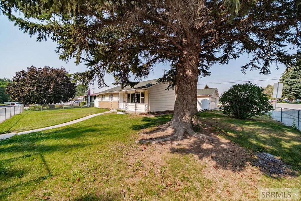 556 Westhill Avenue Property Photo 3