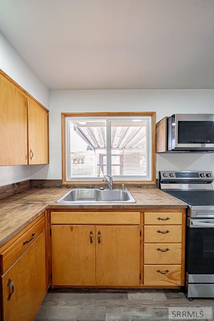 556 Westhill Avenue Property Photo 12