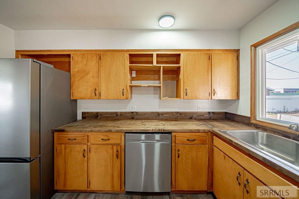 556 Westhill Avenue Property Photo 13
