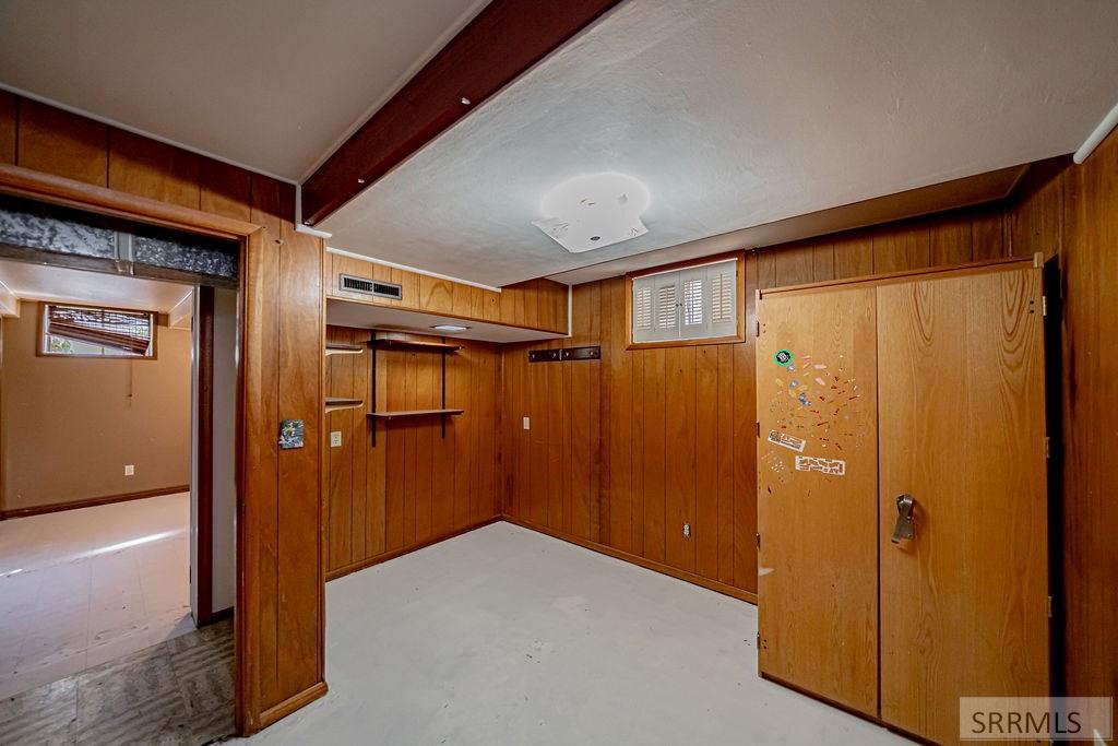 556 Westhill Avenue Property Photo 28