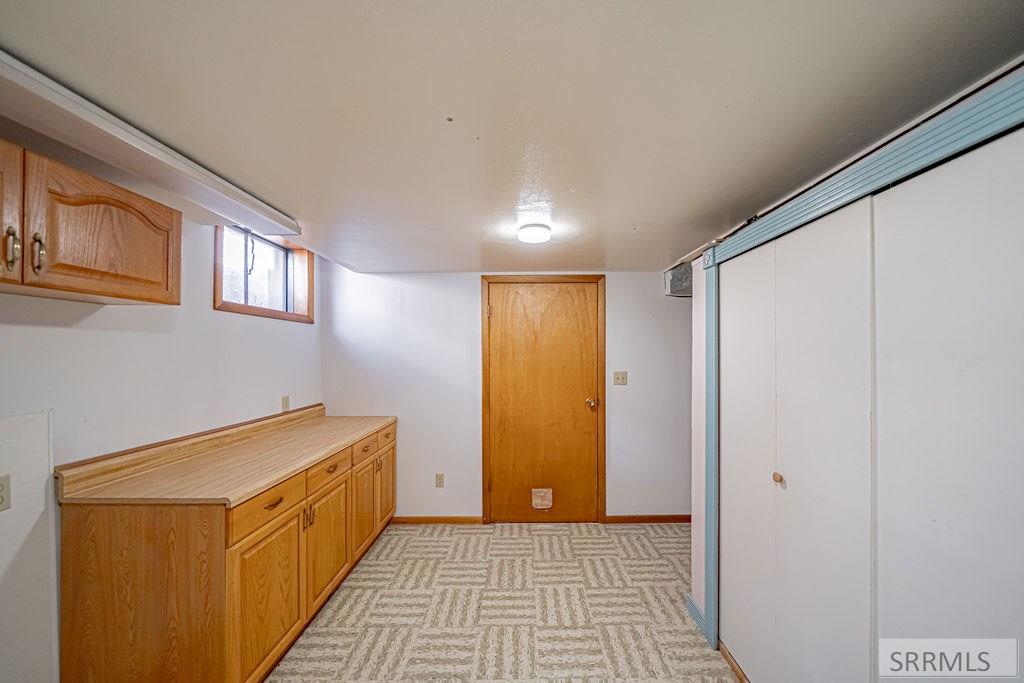 556 Westhill Avenue Property Photo 32