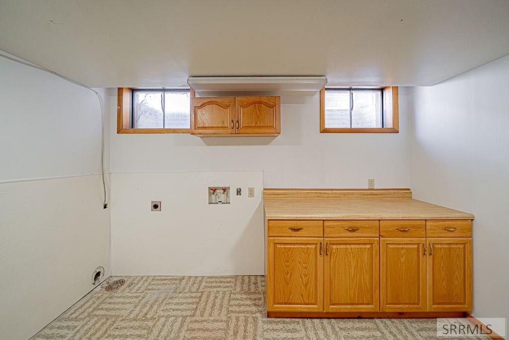 556 Westhill Avenue Property Photo 33