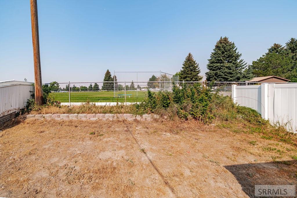 556 Westhill Avenue Property Photo 40
