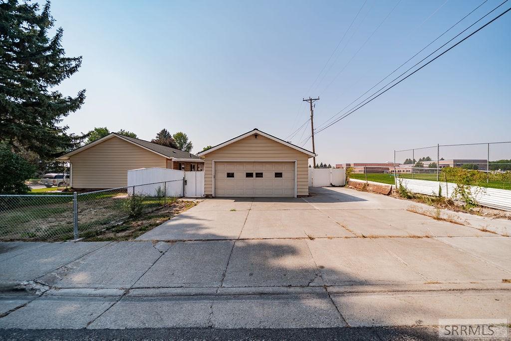 556 Westhill Avenue Property Photo 42