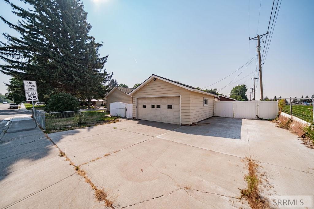 556 Westhill Avenue Property Photo 43