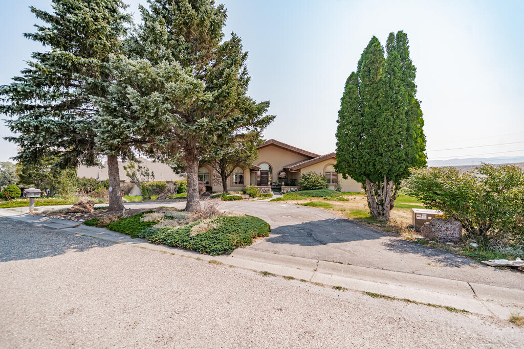 12081 S Country Club Drive Property Photo 4