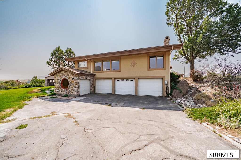 12081 S Country Club Drive Property Photo 5
