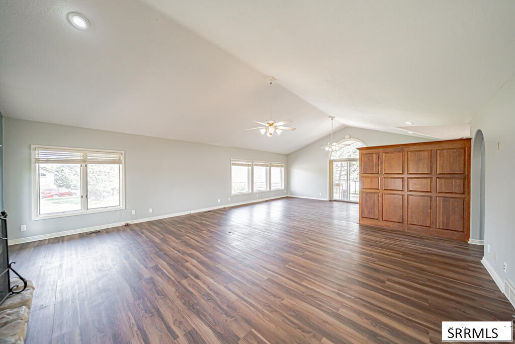 12081 S Country Club Drive Property Photo 8