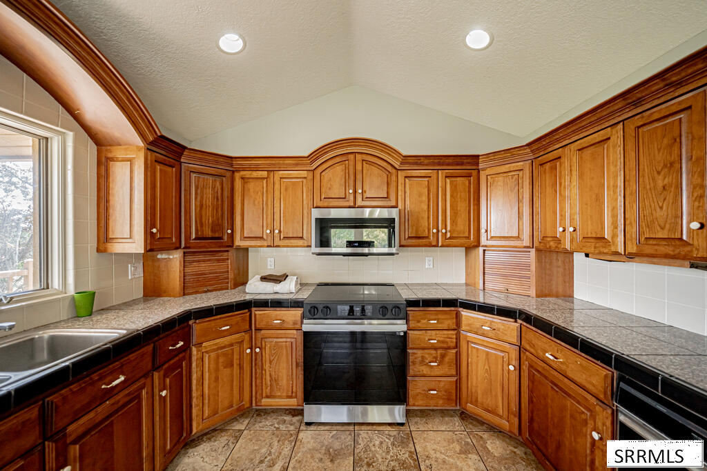 12081 S Country Club Drive Property Photo 13