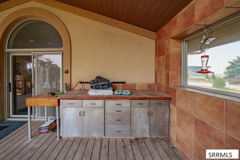 12081 S Country Club Drive Property Photo 17