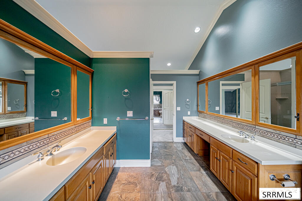 12081 S Country Club Drive Property Photo 27