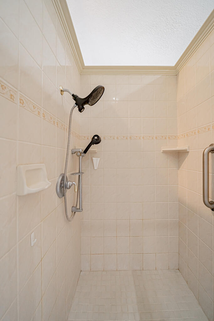 12081 S Country Club Drive Property Photo 29
