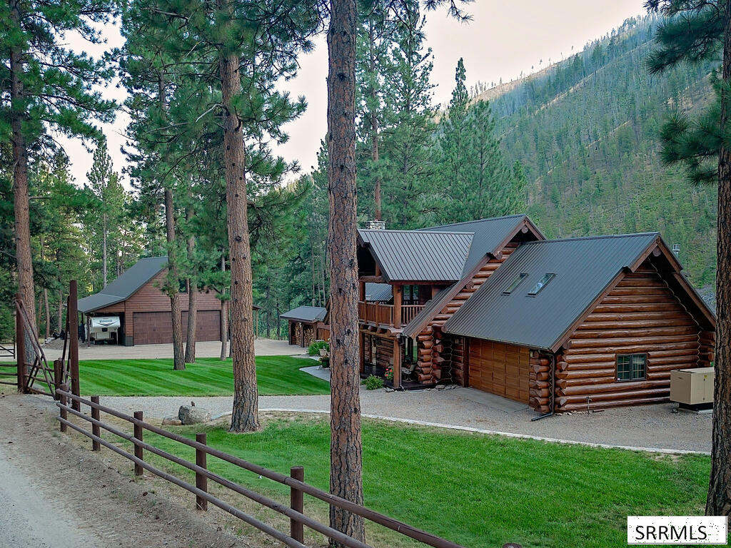 186 Hughes Creek Road Property Photo 2