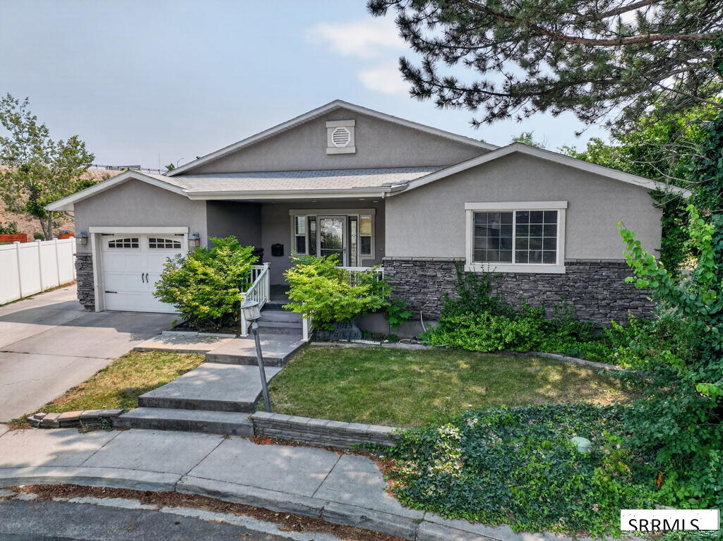 1015 Park Lane Property Photo 1
