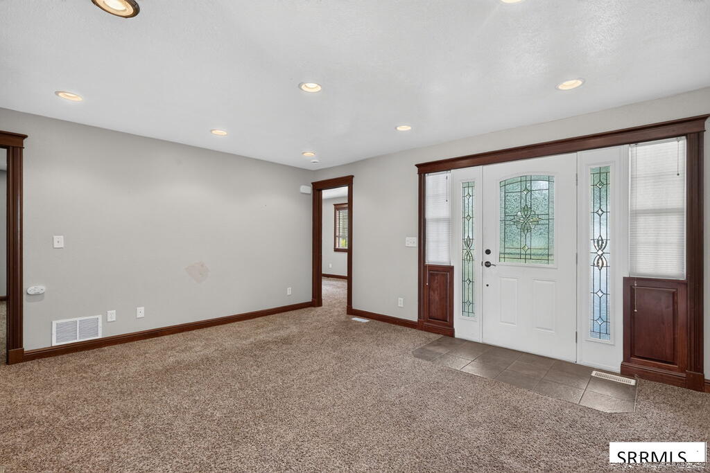1015 Park Lane Property Photo 8
