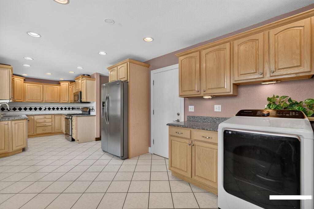 1015 Park Lane Property Photo 17