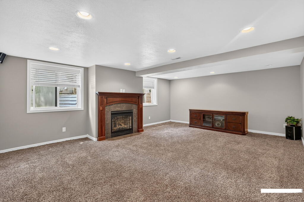 1015 Park Lane Property Photo 22